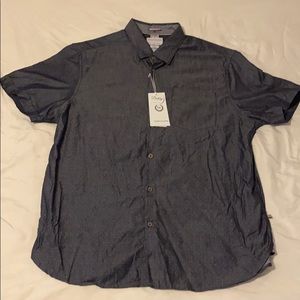 Short sleeve button up